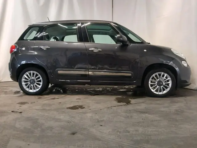 Fiat 500L 0.9 TwinAir Lounge SCHADEAUTO!! 2017 Benzine 4
