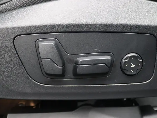 BMW X1 xDrive25e 2025 Hybride Benzine 30