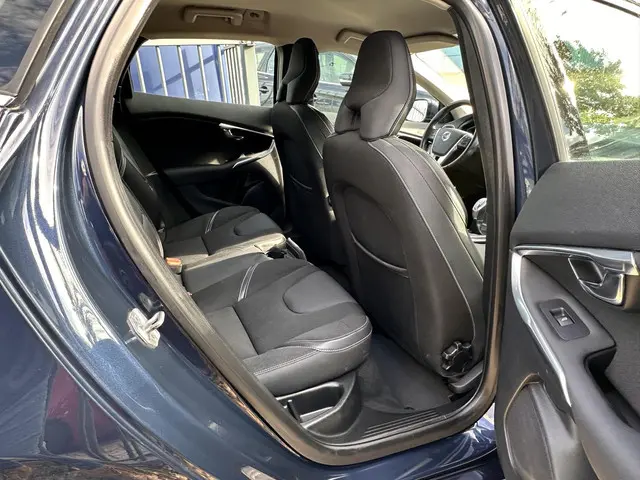 Volvo V40 1.6 T2 Momentum 2014 Benzine 11