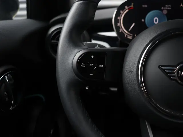 MINI 5-Deurs Cooper 2022 Benzine 19