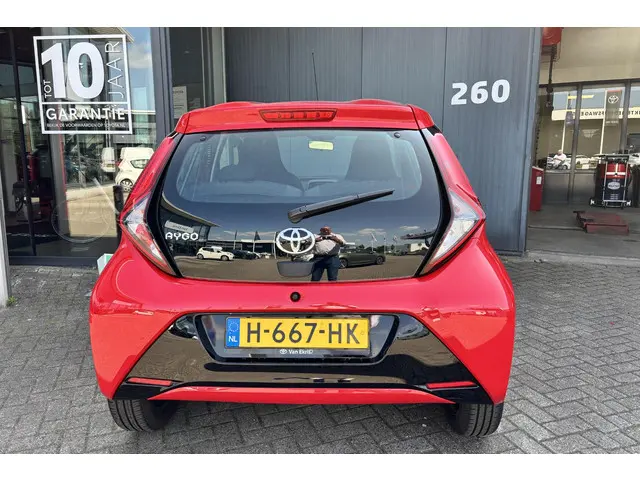 Toyota Aygo 1.0 VVT-i x-play 2020 Benzine 30