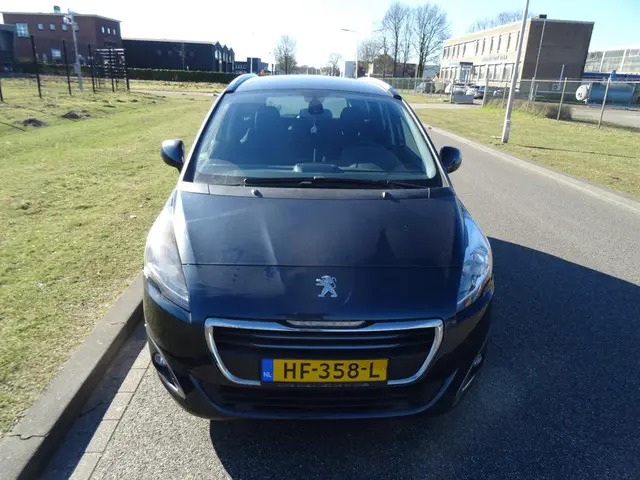 Peugeot 5008 1.2 PureTech Style 5p. 2015 Benzine 8