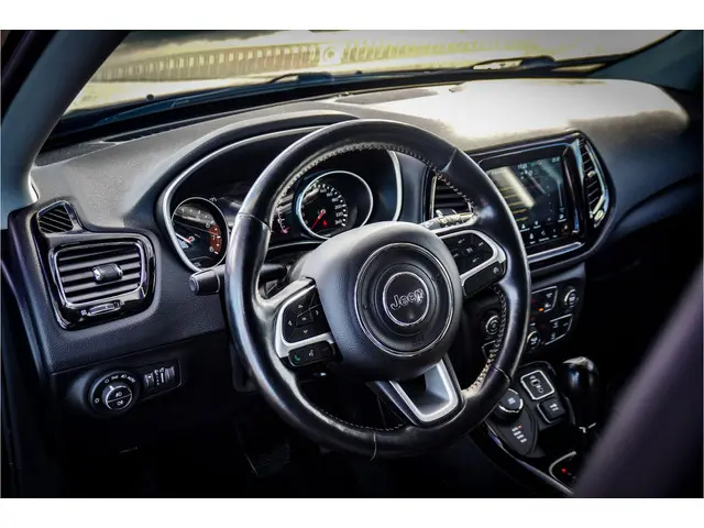 Jeep Compass 1.4 MultiAir Limited 4x4 2018 Benzine 3
