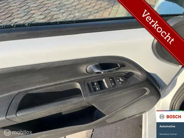 Volkswagen up! 1.0 BMT move up! 2016 Benzine 8