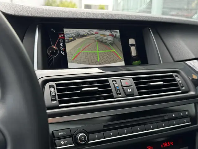 BMW 5 Serie Touring 520i High Executive 2015 Benzine 5