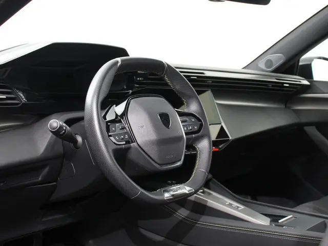 Peugeot 308 1.2 PureTech GT 2024 Benzine 17