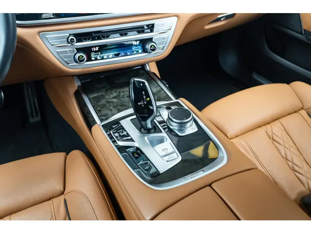 BMW 7 Serie Sedan 745e 2021 Hybride Benzine 12