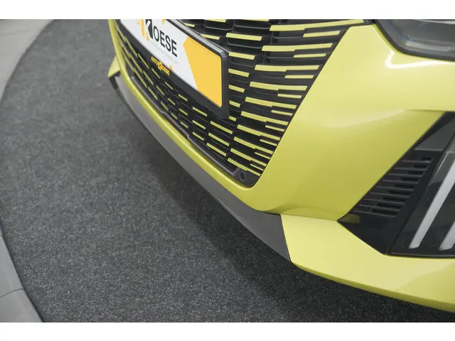 Peugeot 208 Hybrid 136 e-DCS6 GT 2024 Hybride Benzine 16