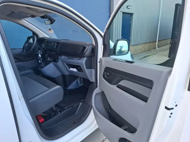 Opel Vivaro 1.5 CDTI L1H1 Edition 2021 Diesel 16