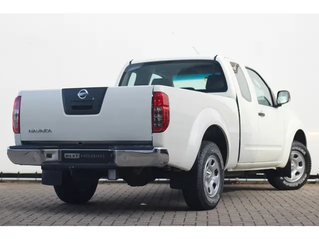 Nissan Navara 2.5 dCi XE King Cab 2012 Diesel 12