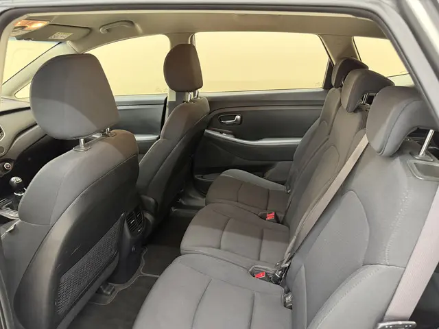 Kia Carens 1.6 GDi ComfortLine, 135Pk, 2015, 2015 Benzine 29