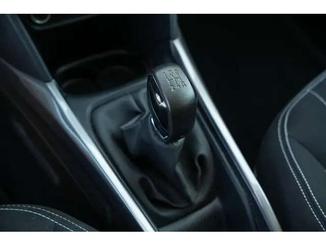 Peugeot 2008 1.2 PureTech Active 2019 Benzine 15