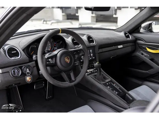 Porsche 718 GT4 RS 2022 Benzine 30