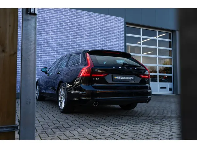 Volvo V90 T4 Geartronic Momentum 2018 Benzine 18