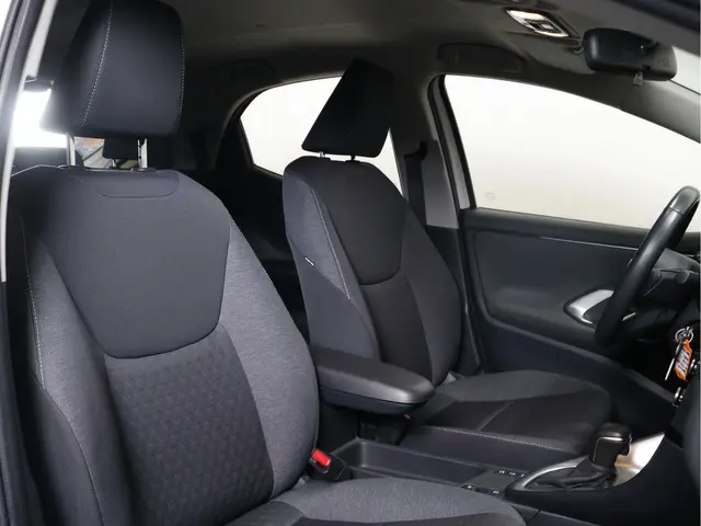 Toyota Yaris 1.5 Hybrid Active 2021 Hybride Benzine 8