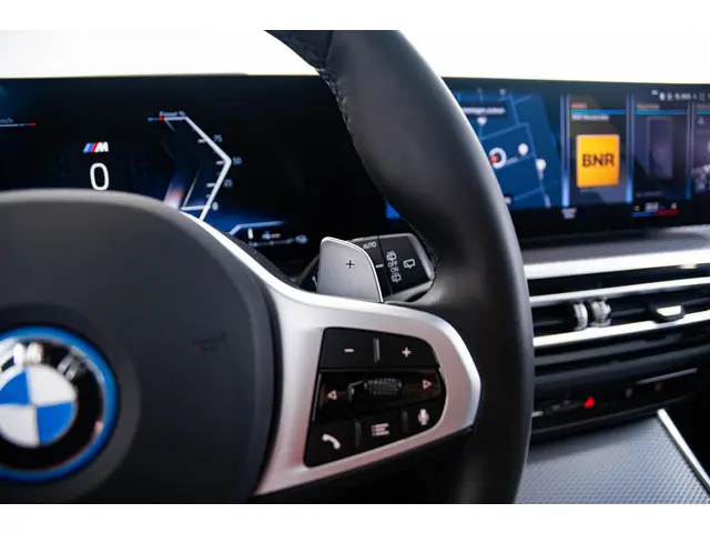 BMW 3 Serie Touring 330e 2024 Hybride Benzine 27
