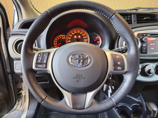 Toyota Yaris 1.3 VVT-i Aspiration 2013 Benzine 11