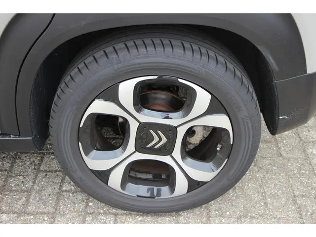 Citroën C3 Aircross 1.2 PureTech S&S Shine 2019 Benzine 5