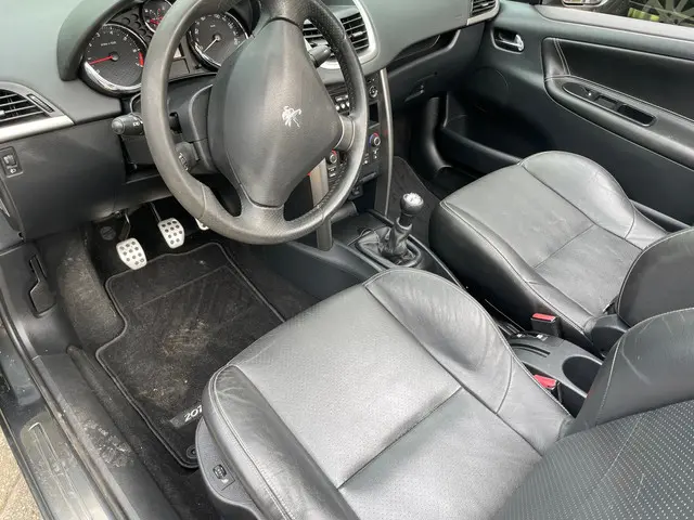 Peugeot 207 CC 1.6 VTi Griffe 2013 Benzine 7