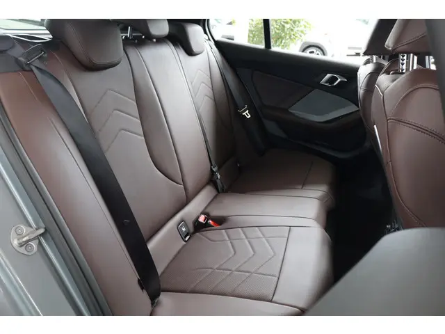 BMW 1 Serie 120 2024 Benzine 9