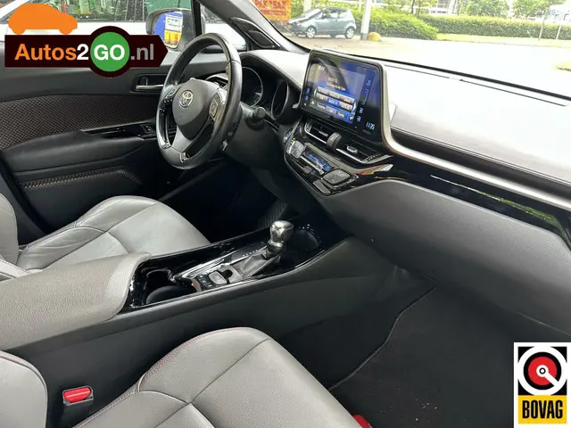 Toyota C-HR 1.8 Hybrid Executive 2018 Hybride Benzine 26