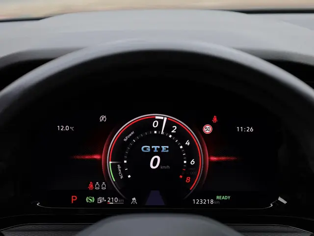 Volkswagen Golf GTE 2022 Hybride Benzine 12