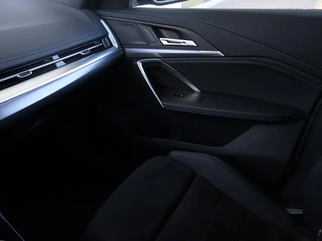 BMW X1 xDrive25e 2025 Hybride Benzine 37