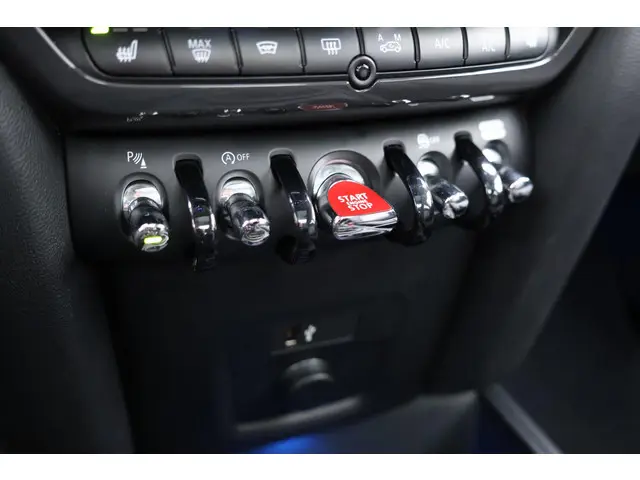 MINI Countryman Mini 1.5 Cooper ALL4 Chili 2019 Benzine 30