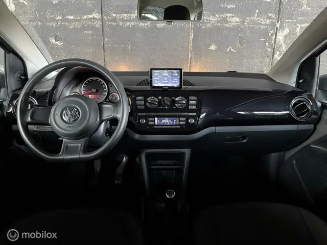 Volkswagen up! 1.0 move up! BlueMotion 2015 Benzine 8