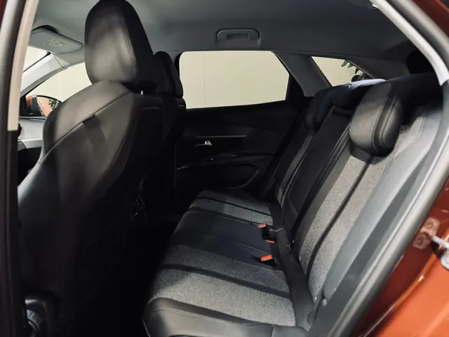 Peugeot 3008 1.2 PureTech Allure 2020 Benzine 6