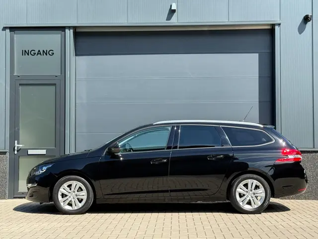 Peugeot 308 SW 1.2 PureTech Blue Lion 2017 Benzine 3