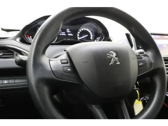Peugeot 208 1.2 PureTech Active 2016 Benzine 25