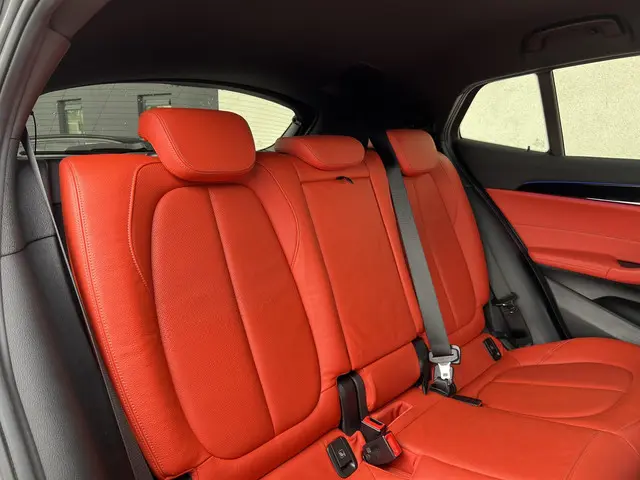BMW X2 sDrive20i High Executive 2018 Benzine 7
