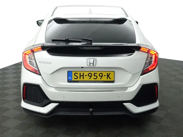 Honda Civic 1.0 i-VTEC Executive Aut- 2018 Benzine 34