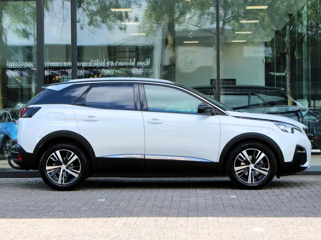Peugeot 3008 1.2 PureTech Allure 2018 Benzine 7