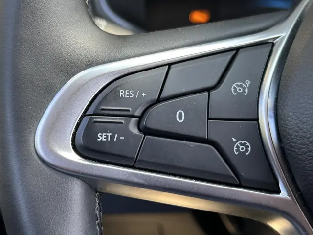 Mitsubishi Colt 1.0T MT Intense 2024 Benzine 19