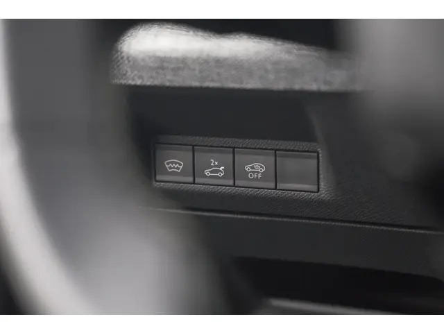 Peugeot 3008 1.2 Hybrid 136 GT 2025 Hybride Benzine 37