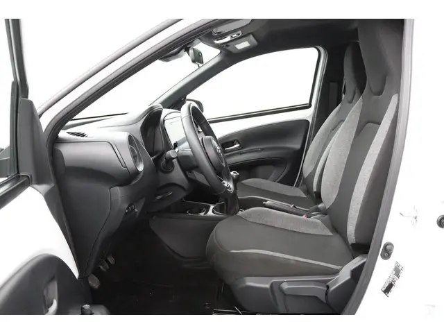 Toyota Aygo X 1.0 VVT-i MT Play 2024 Benzine 17