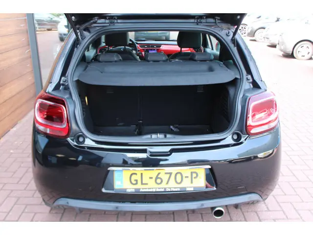DS DS 3 1.2 PureTech So Red 2015 Benzine 12