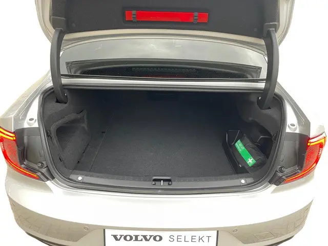 Volvo S90 T8 AWD R-Design 2021 Hybride Benzine 8