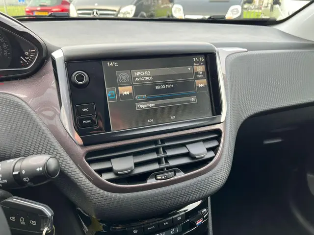 Peugeot 2008 1.2 PureTech Style 2015 Benzine 25