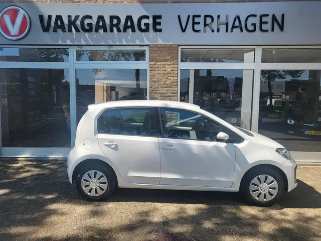 Volkswagen up! 1.0 BMT move up! 2019 Benzine 5