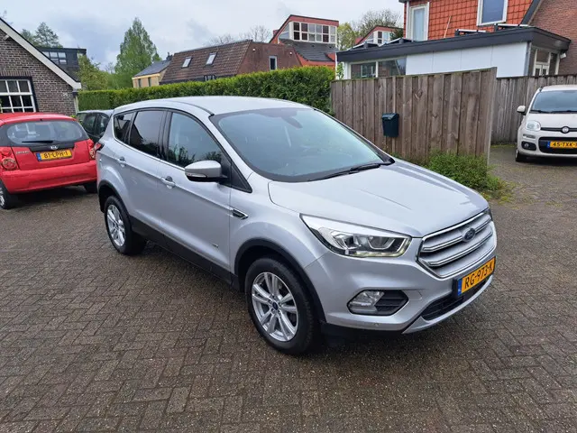 Ford Kuga 1.5 ECOBOOST AWD AUT. Titanium 2017 Benzine 3