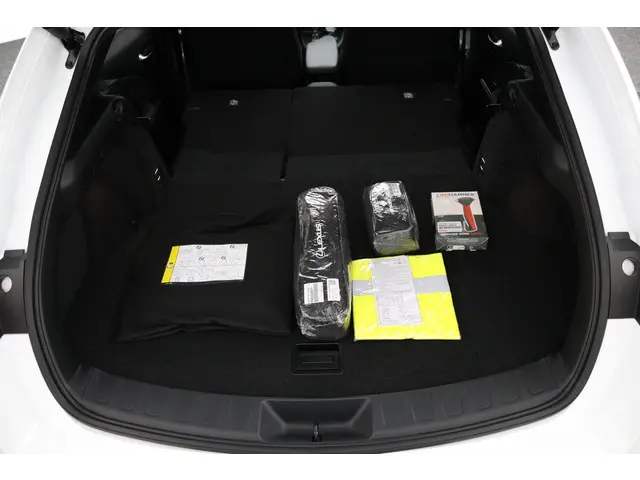 Lexus UX 300h 35th Edition 2026 Hybride Benzine 34