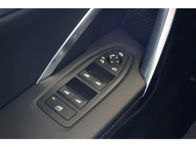BMW iX2 xDrive30 2024 Elektrisch 12