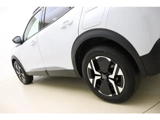 Peugeot 2008 1.2 Allure 2024 Benzine 16