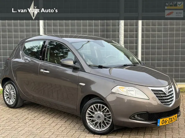 Lancia Ypsilon