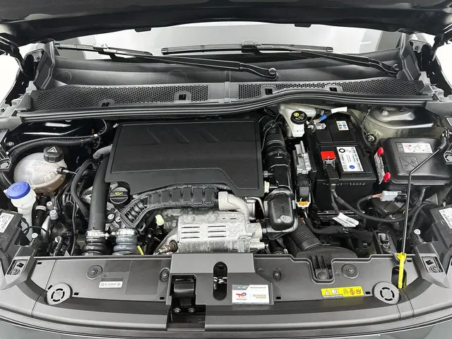 Peugeot 208 1.2 PureTech 100 Allure 2024 Benzine 25