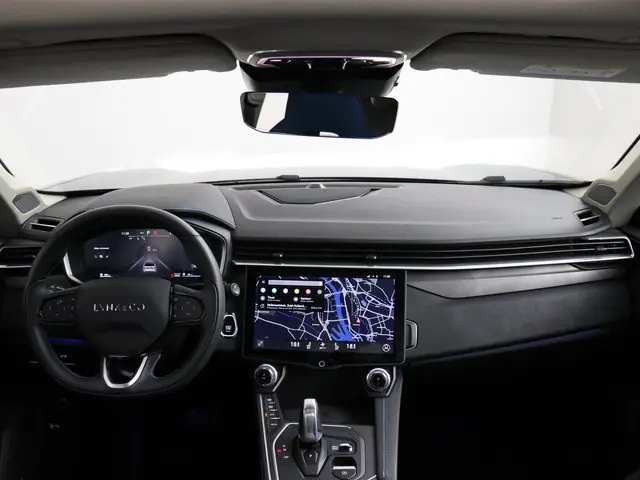 Lynk & Co 01 3