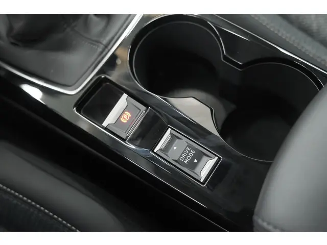 Peugeot 208 PureTech 100 Allure 2024 Benzine 56